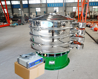 超聲波振動(dòng)篩主要采用超聲波換能器，利用換能器的工作原理能夠減少物料的堵網(wǎng)情況，提高篩分產(chǎn)量。